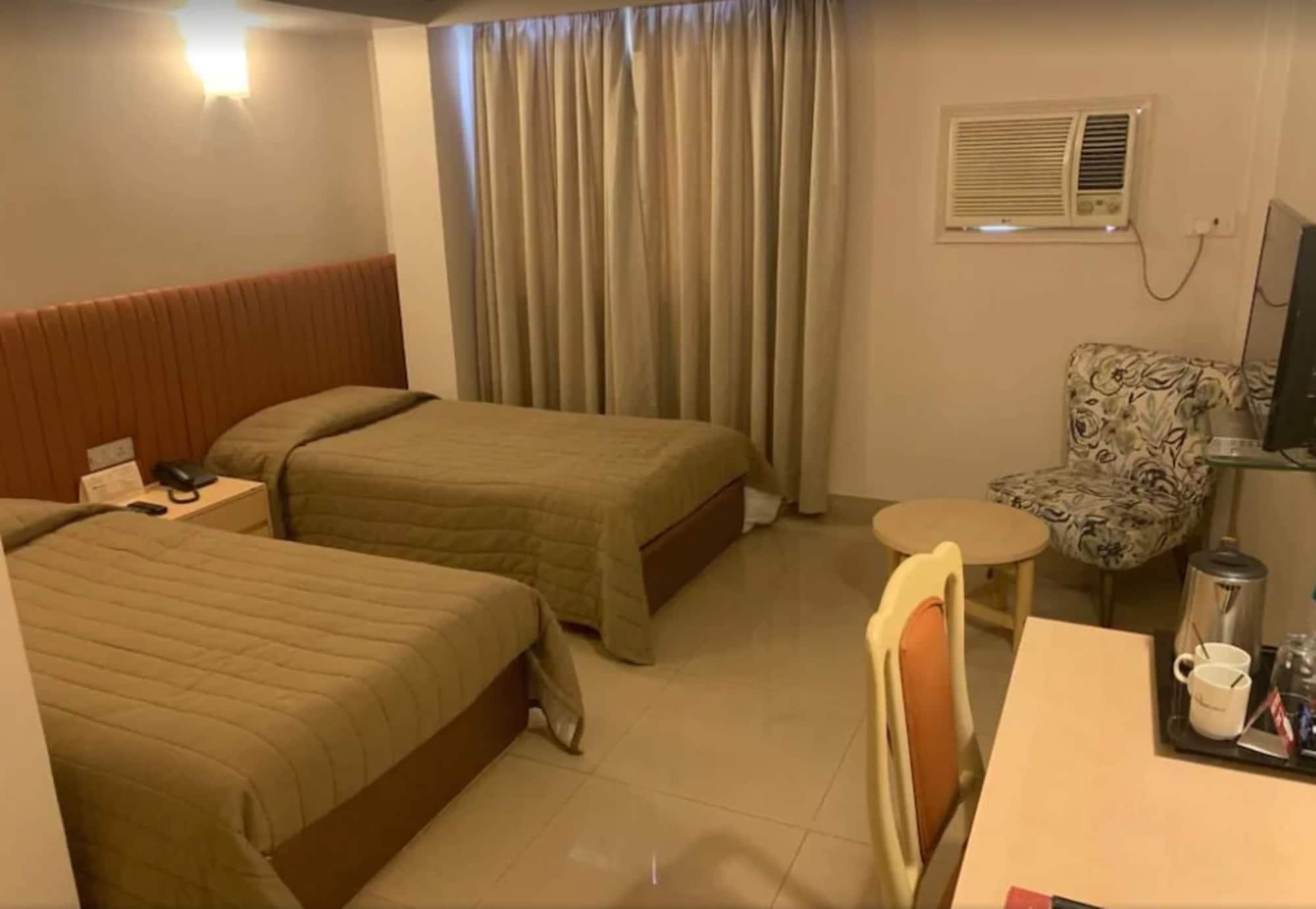 Hotel Diplomat, Colaba Mumbai Bagian luar foto