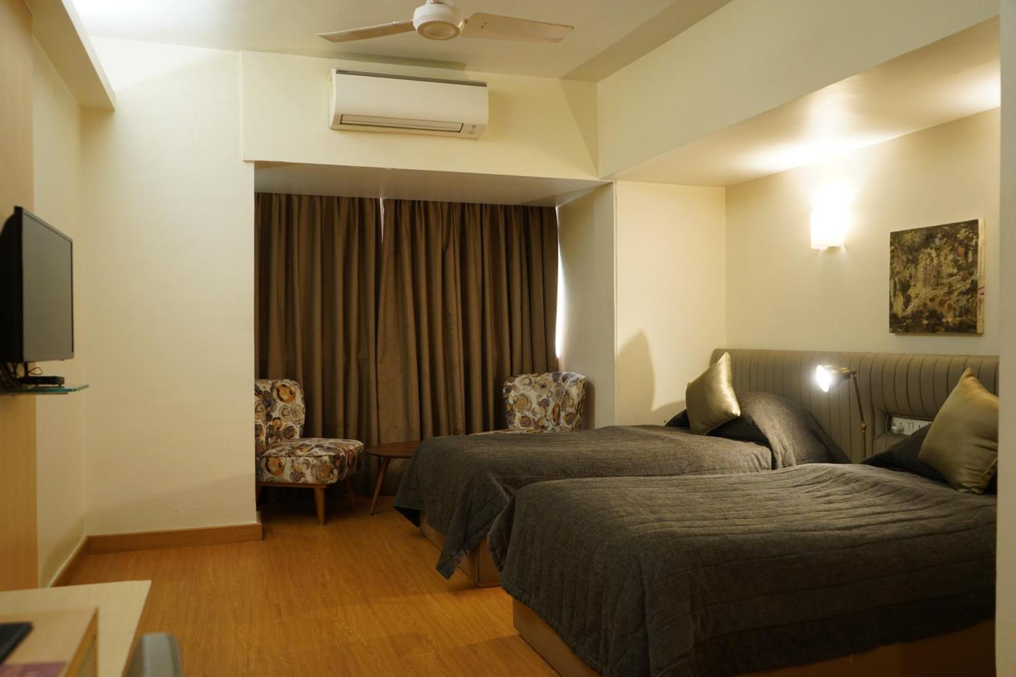 Hotel Diplomat, Colaba Mumbai Bagian luar foto