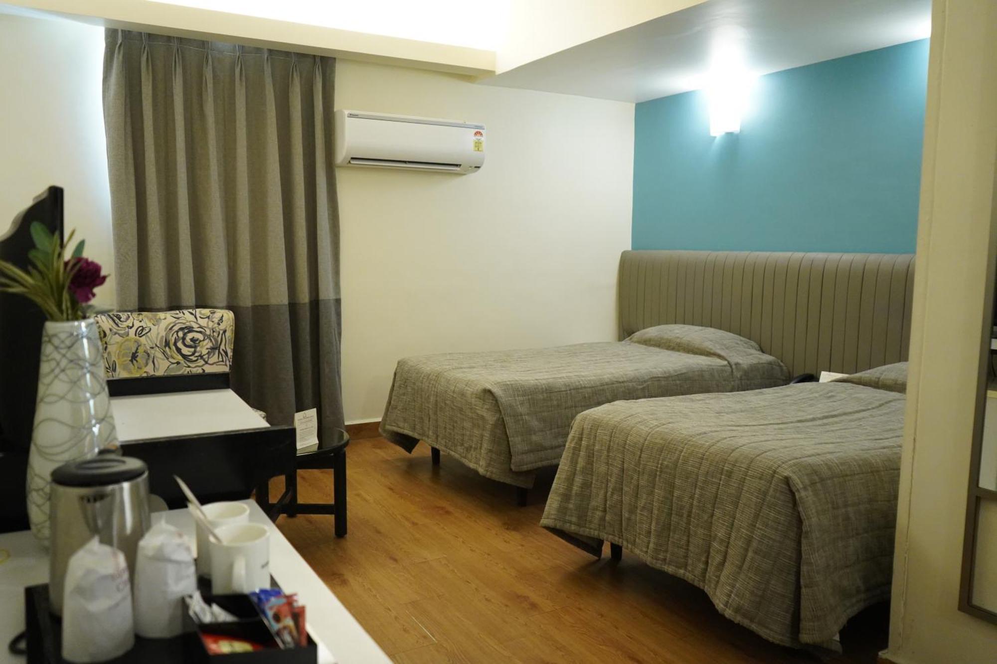 Hotel Diplomat, Colaba Mumbai Bagian luar foto