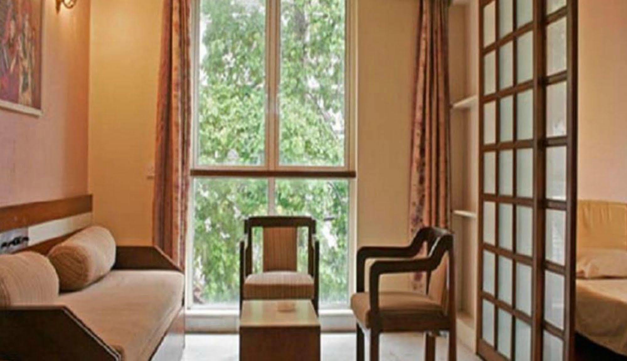 Hotel Diplomat, Colaba Mumbai Bagian luar foto